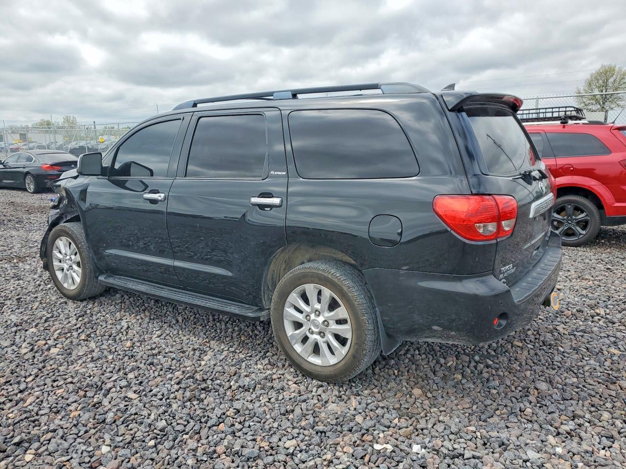 2010 Toyota Sequoia Platinum - Фото 2