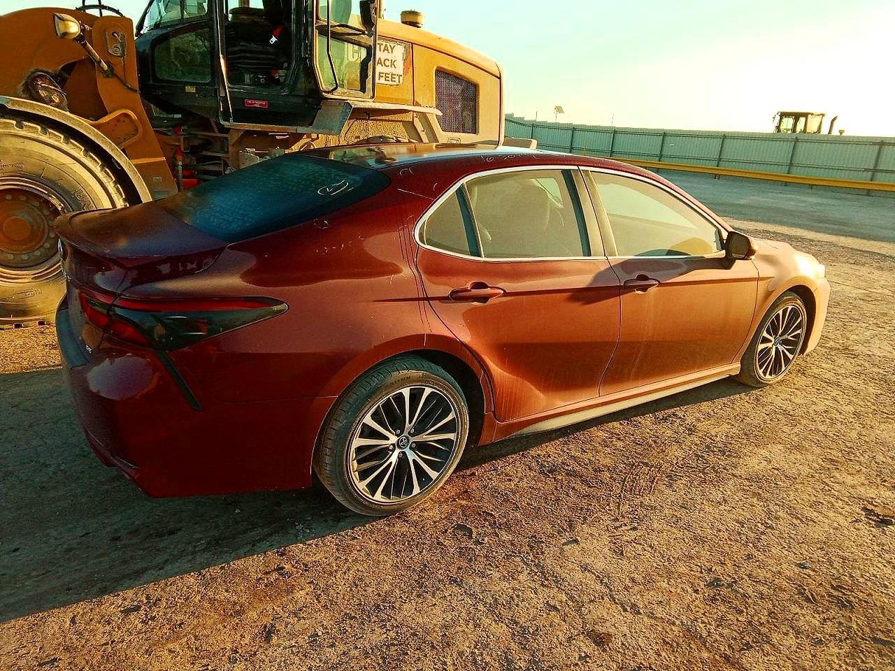 2018 Toyota Camry Se - Фото 3