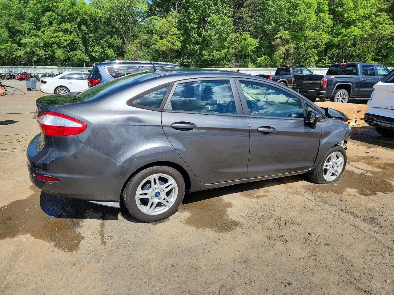 2019 Ford Fiesta Se - Фото 3