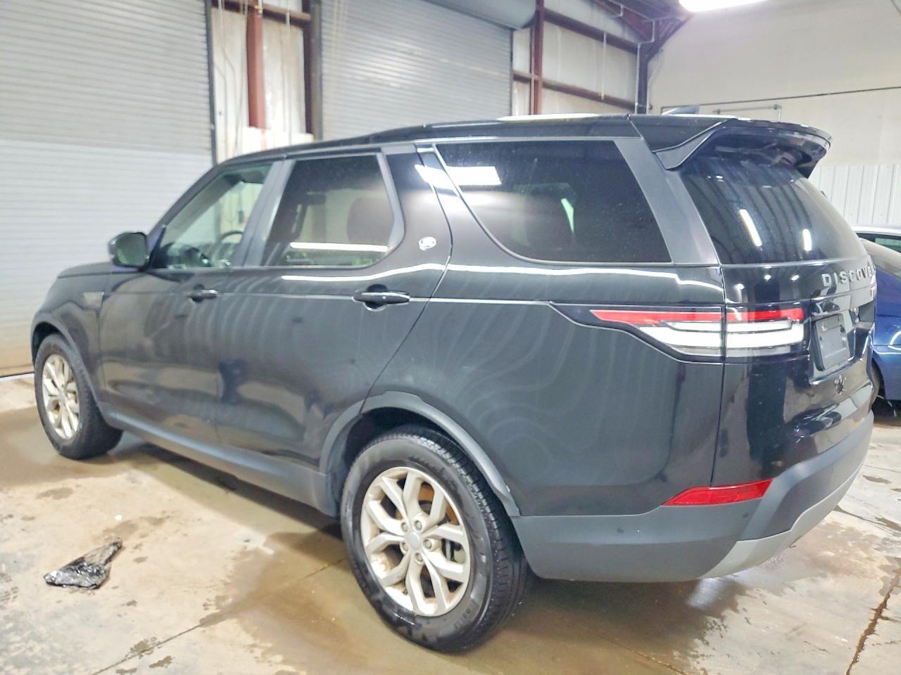 2020 Land Rover Discovery Se - Image 2