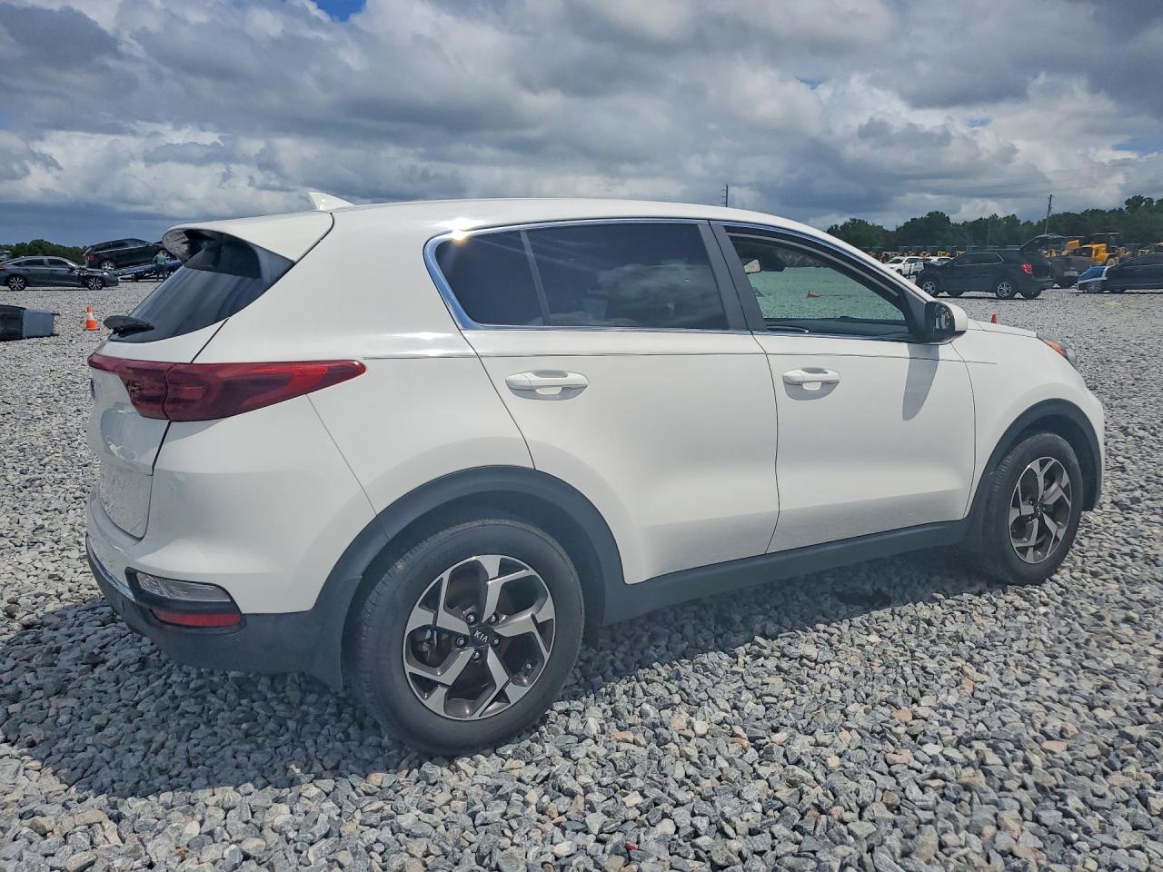 2020 Kia Sportage Lx - Фото 3