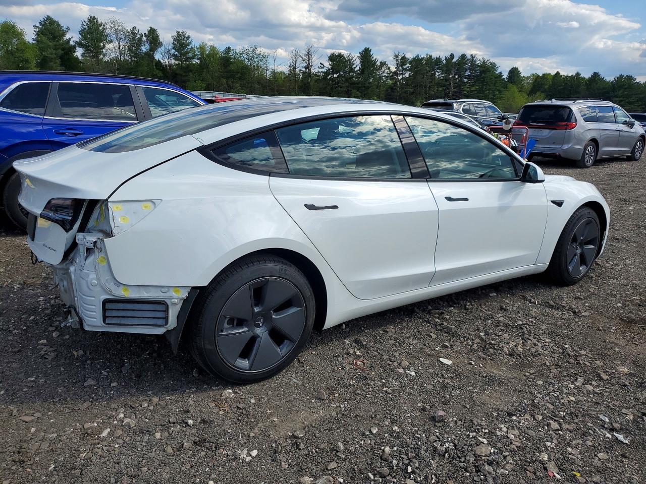 2022 Tesla Model 3 - Image 3