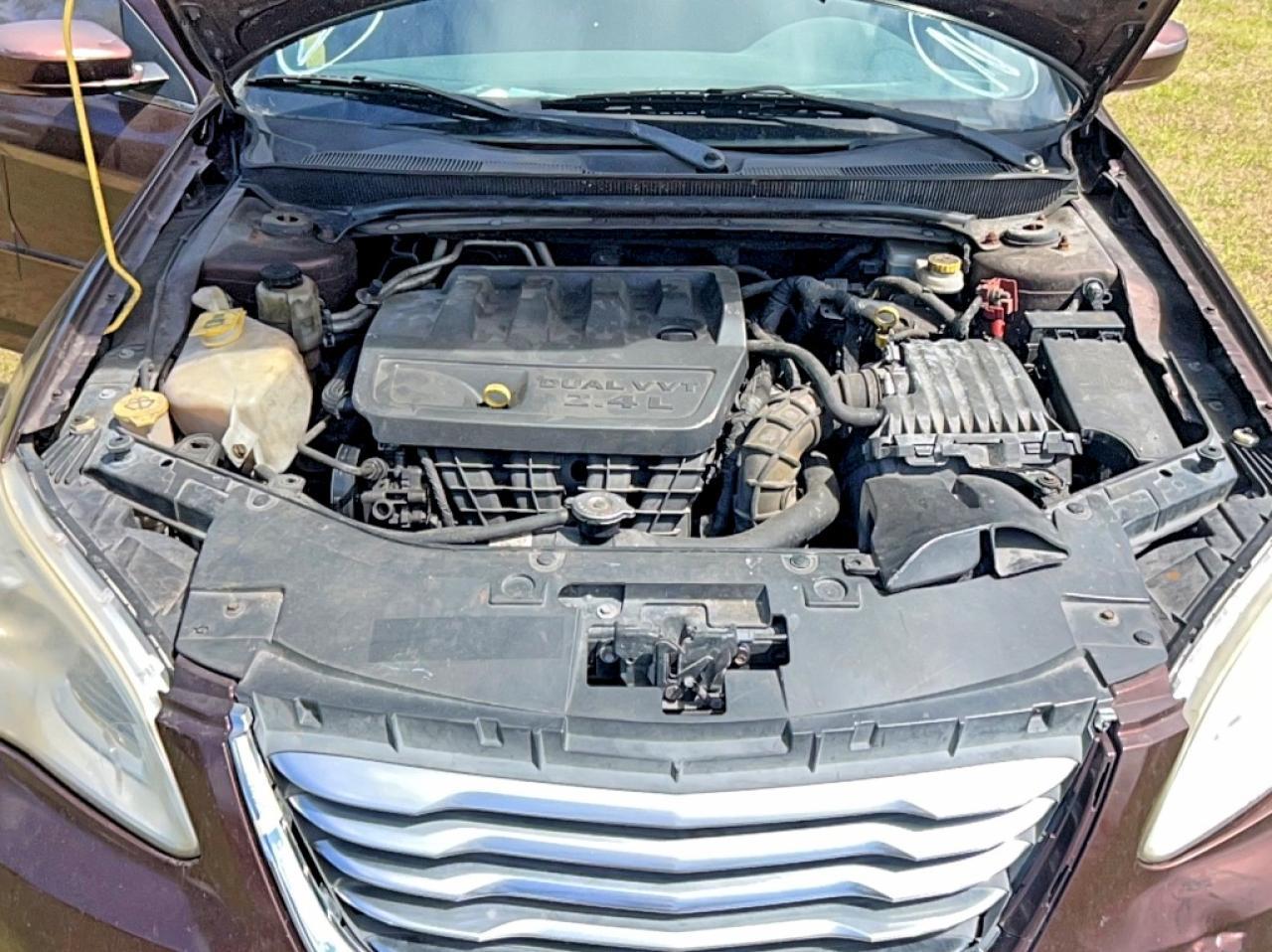 2013 Chrysler 200 Touring - Image 7
