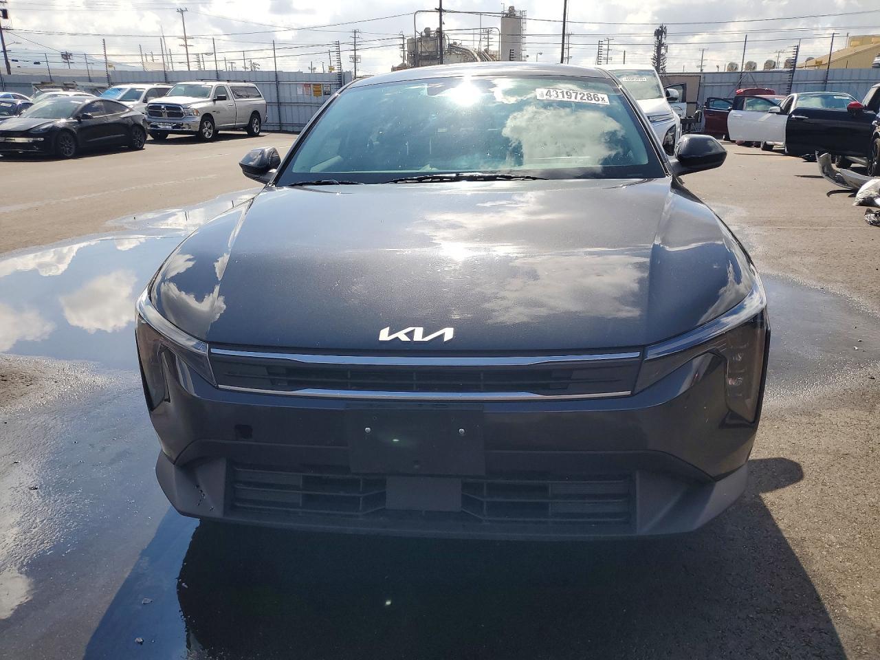 2025 Kia K4 Lxs - Image 5