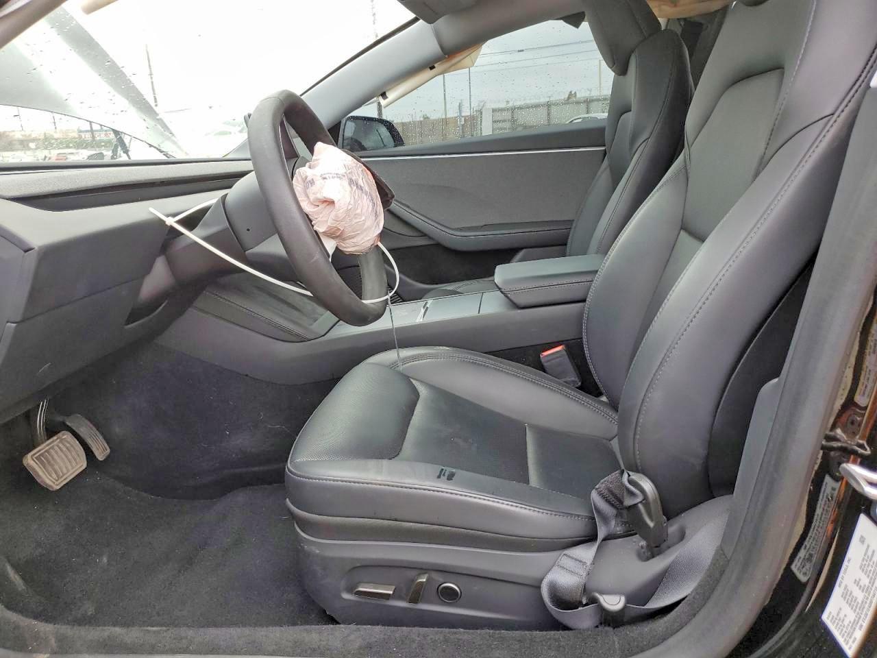 2024 Tesla Model 3 - Image 7