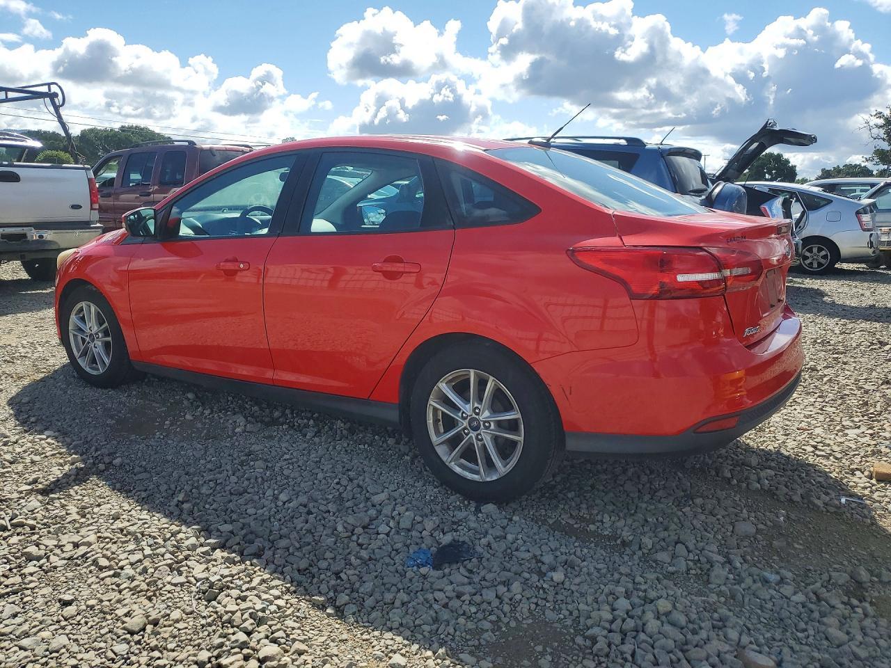 2017 Ford Focus Se - Фото 2