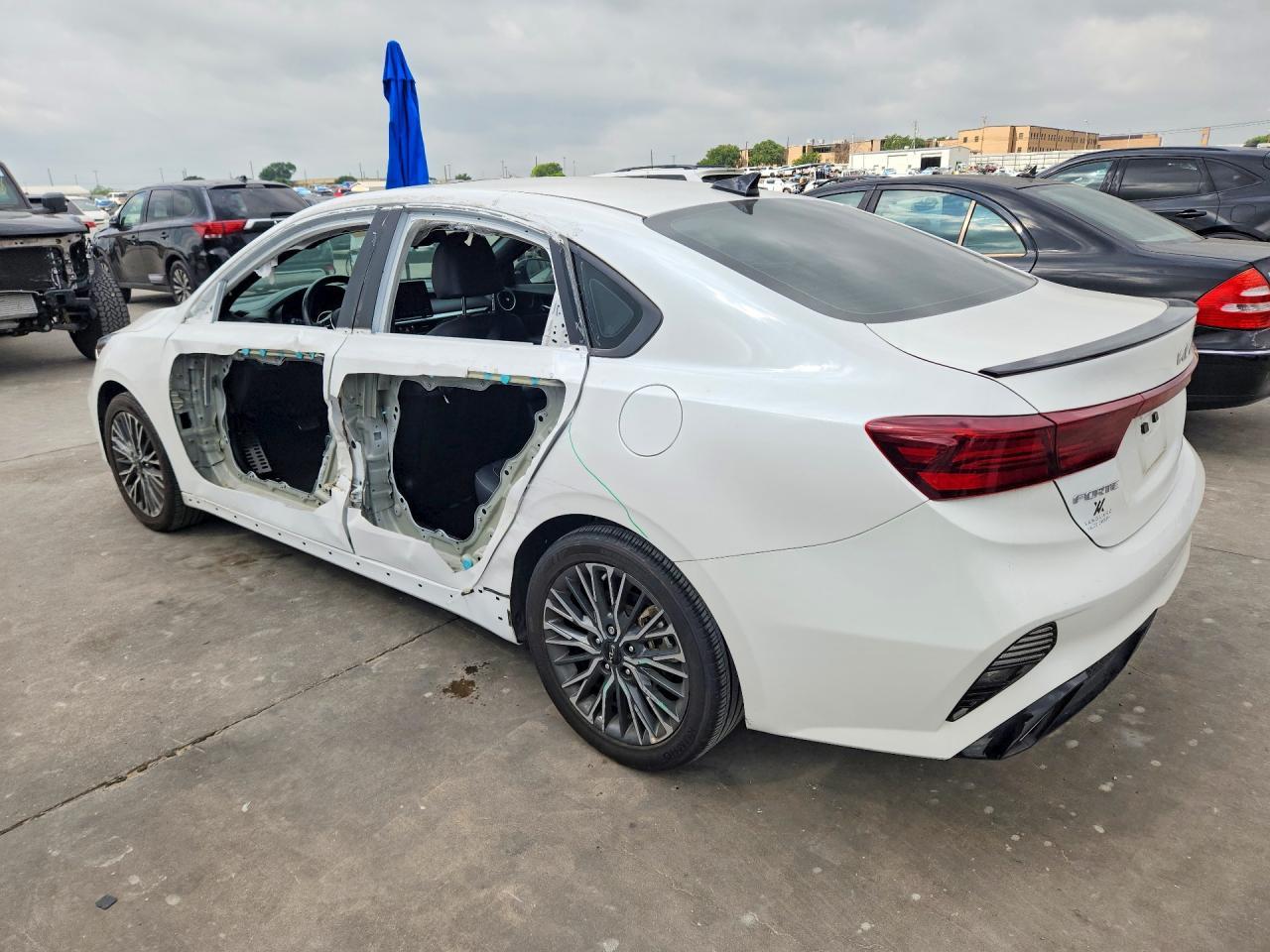 2024 Kia Forte Gt Line - Фото 2