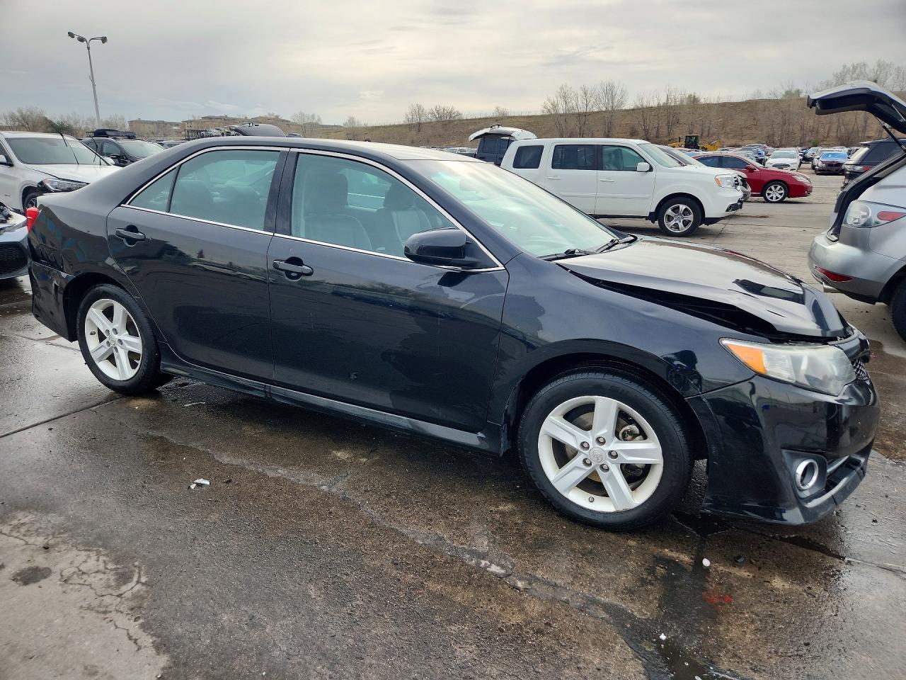 2014 Toyota Camry Se - Image 4