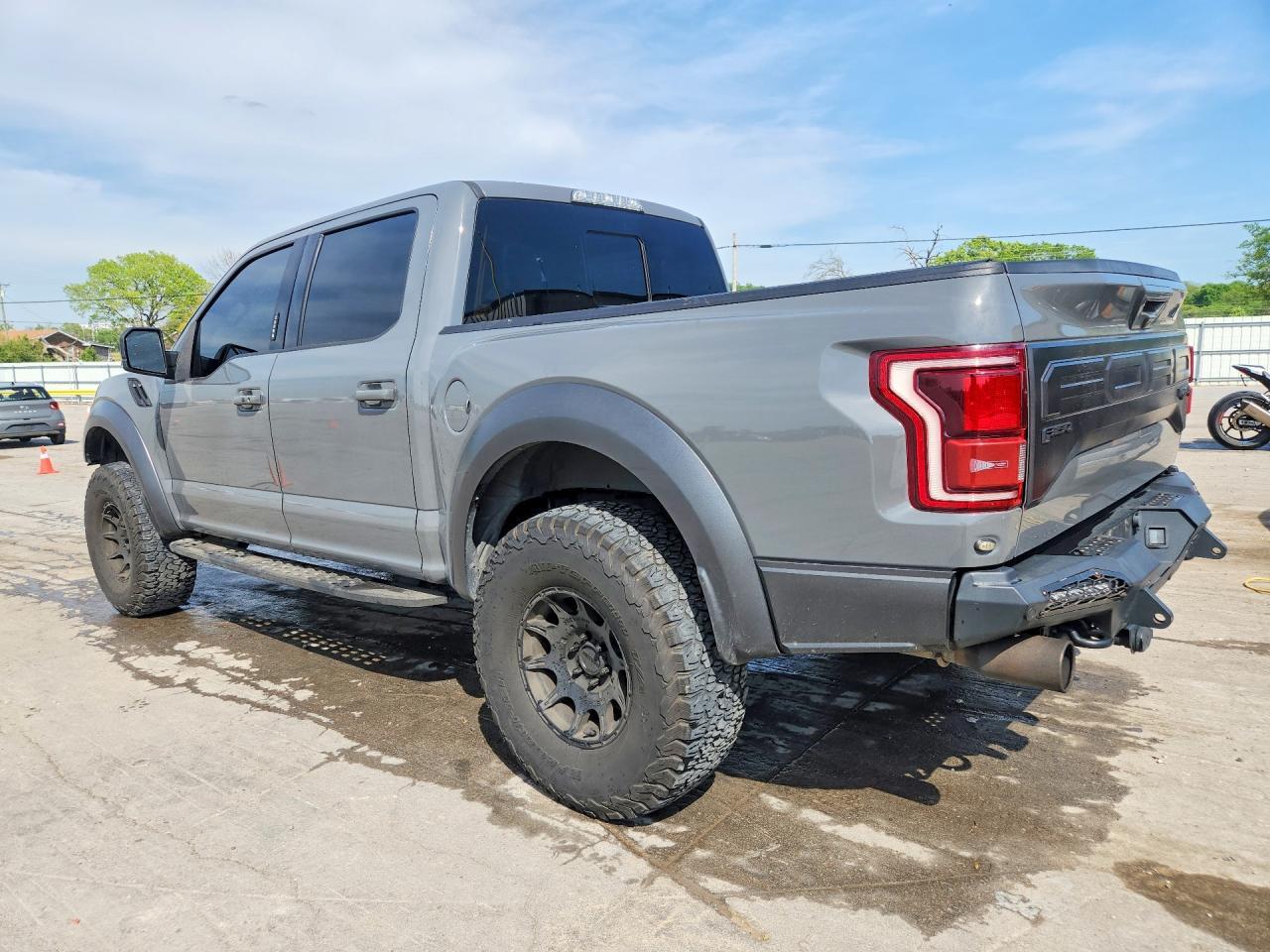 2018 Ford F150 Raptor - Фото 2