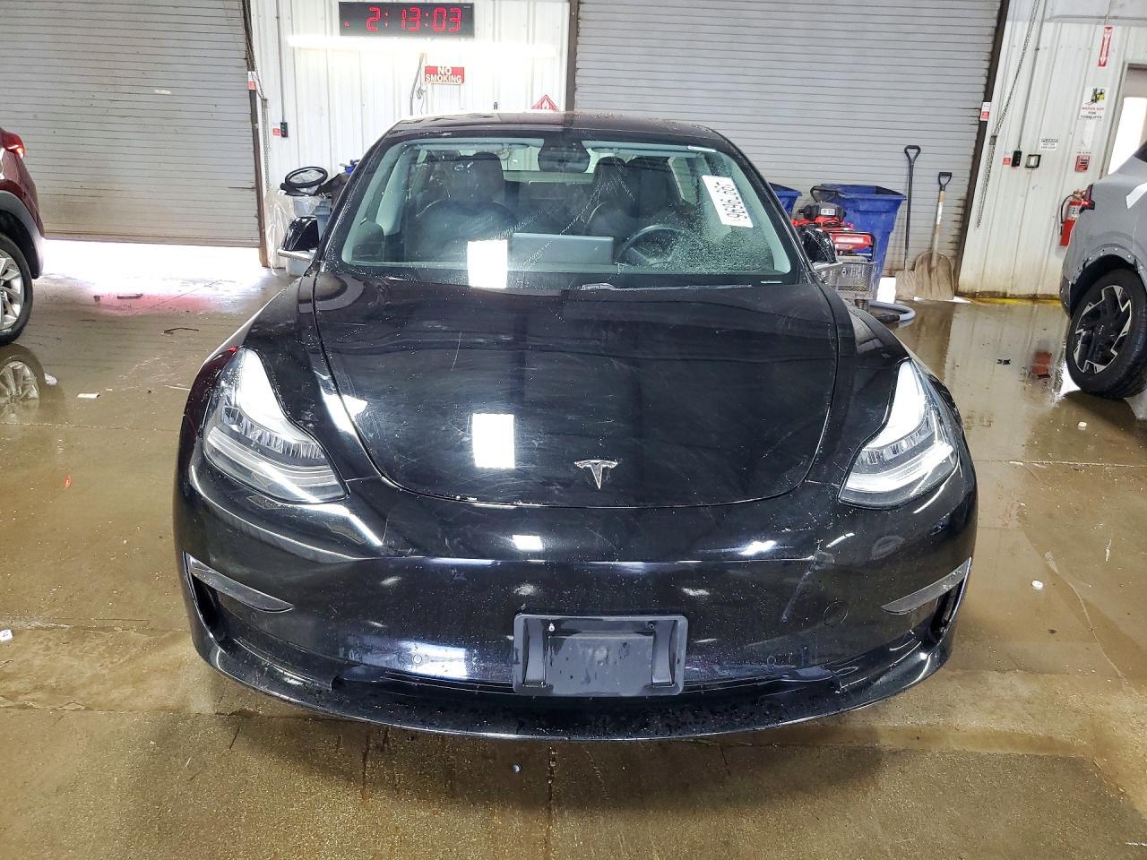 2019 Tesla Model 3 - Фото 5