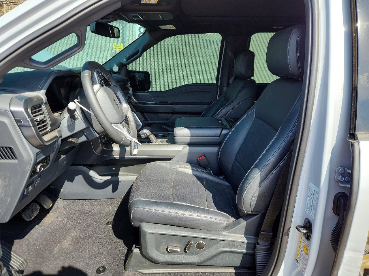 2025 Ford F150 Lariat - Image 7
