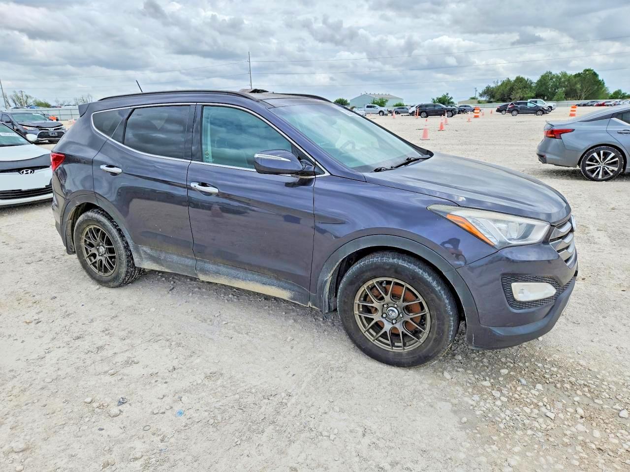 2015 Hyundai Santa Fe Sport 2.4L - Image 4