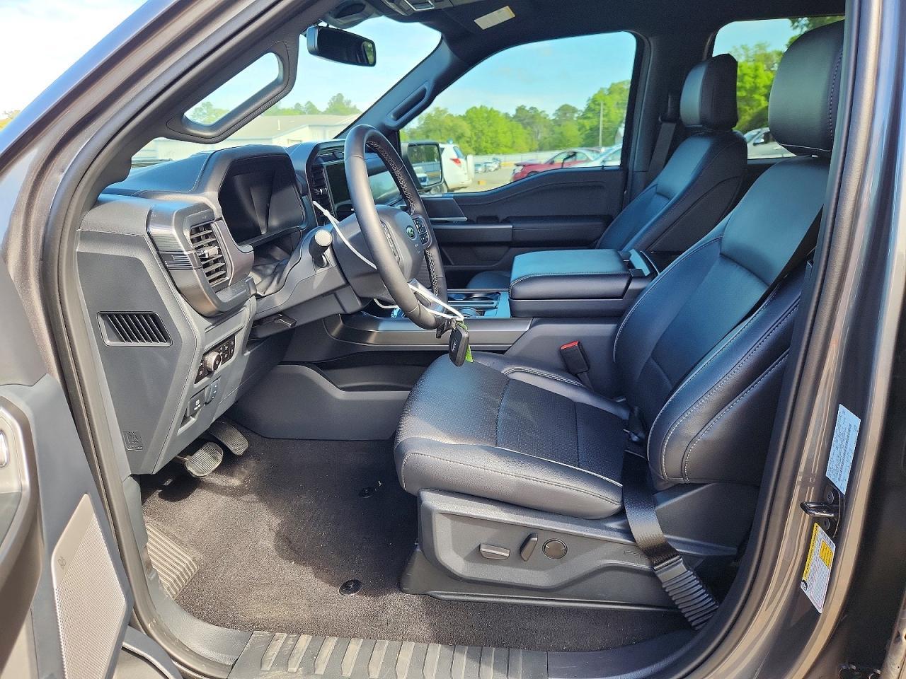 2025 Ford F150 Lariat - Image 7