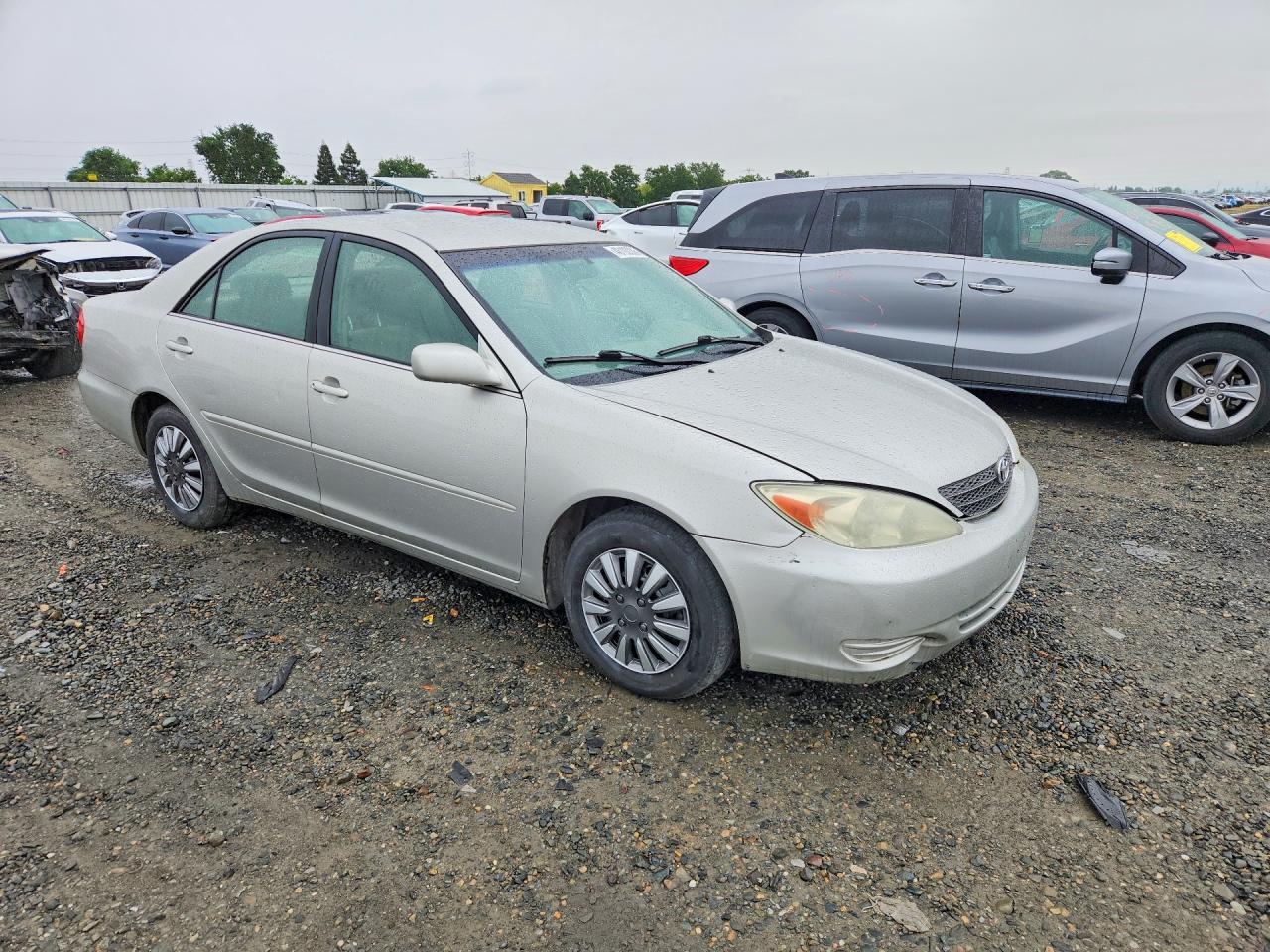 2004 Toyota Camry Le - Image 4