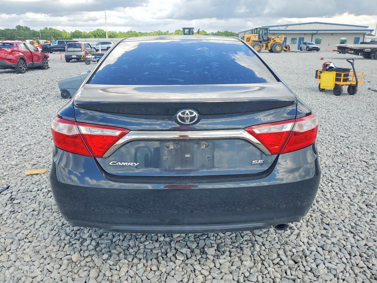 2017 Toyota Camry Se - Image 6