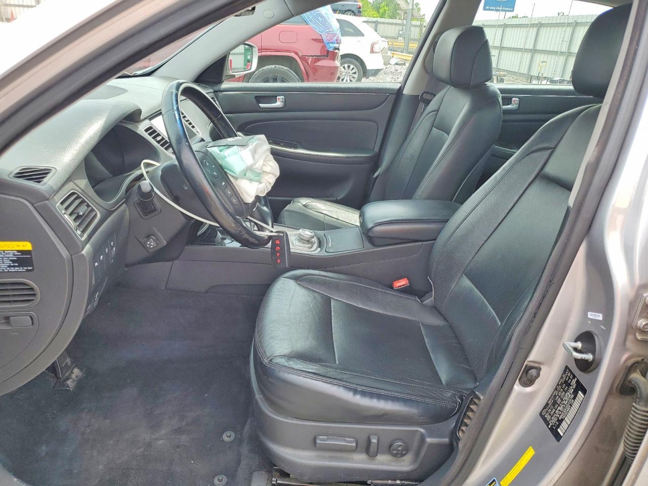 2013 Hyundai Genesis 3.8L - Фото 7