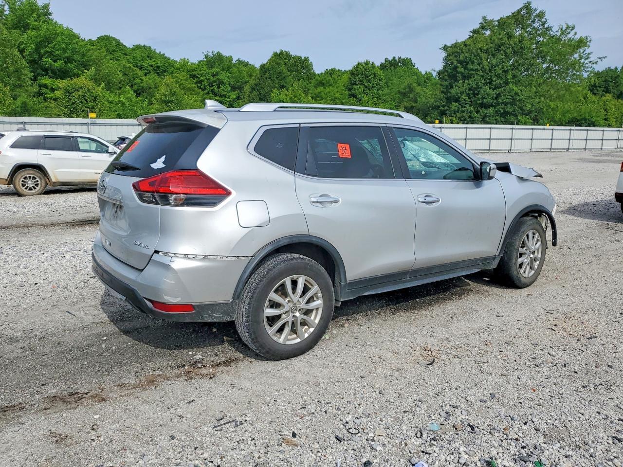 2017 Nissan Rogue Sv - Image 3