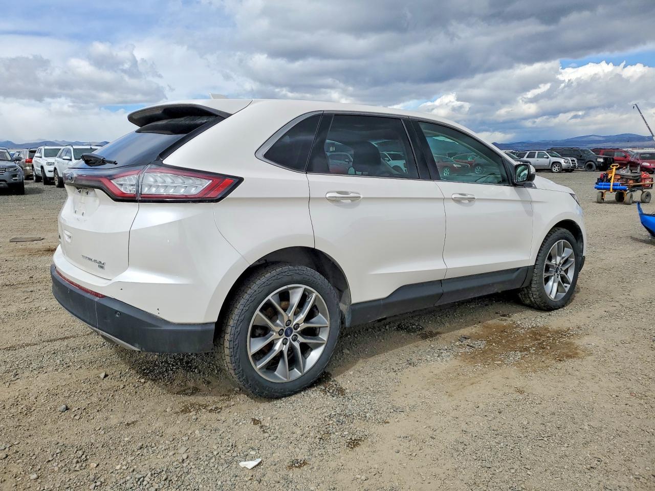 2017 Ford Edge Titanium - Image 3