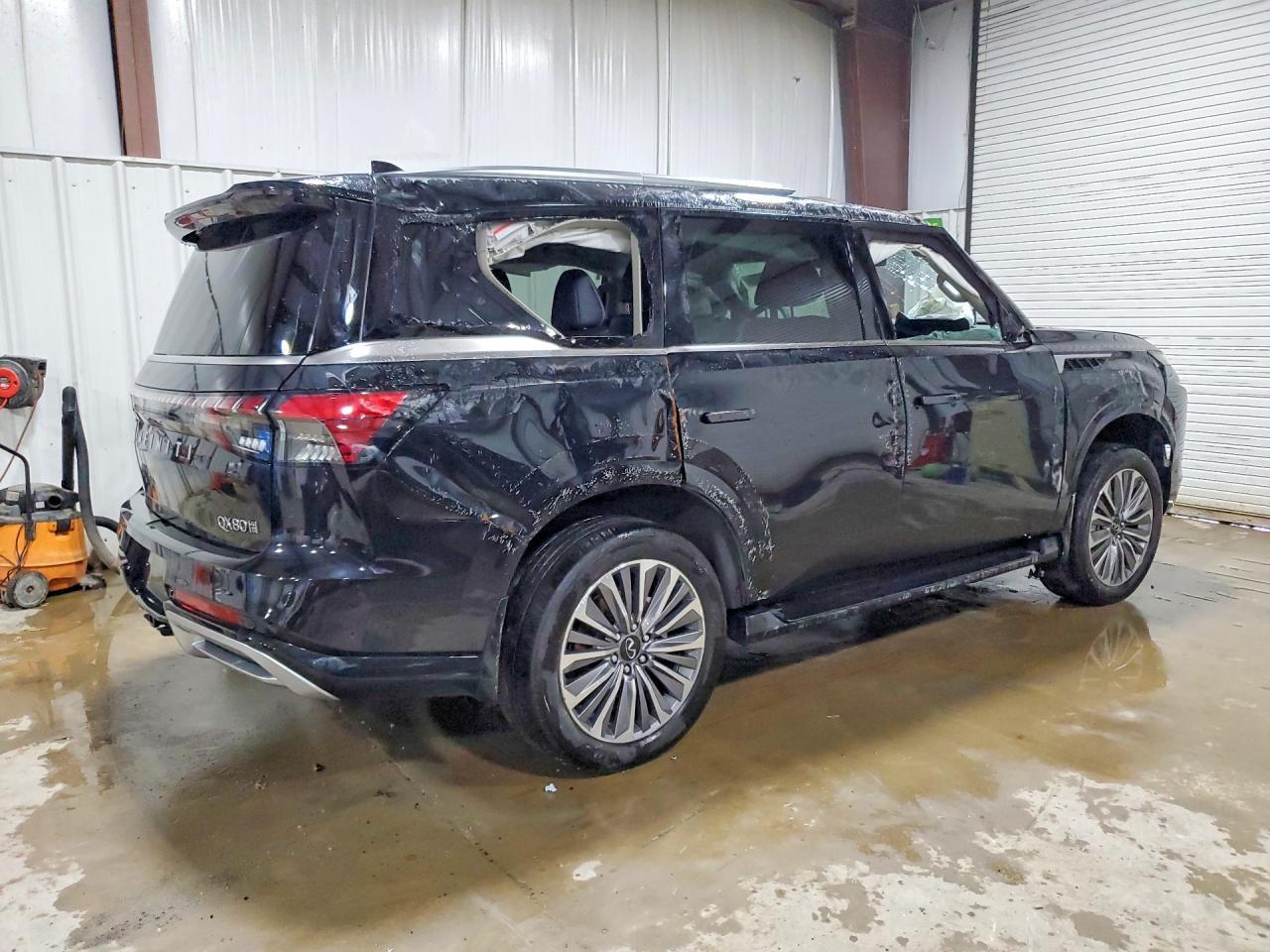 2025 Infiniti Qx80 Sensory - Image 3