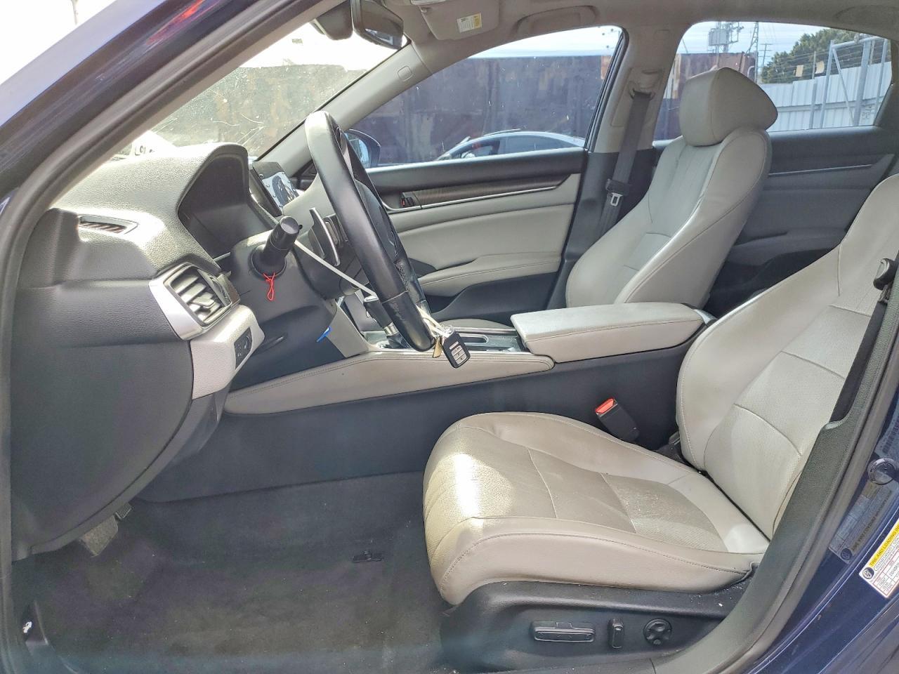 2018 Honda Accord Touring - Image 7