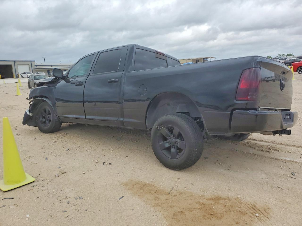 2019 Ram 1500 Classic Slt - Фото 2