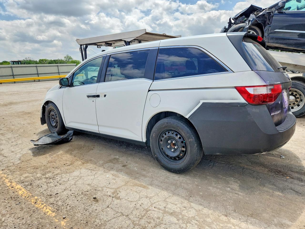 2013 Honda Odyssey Lx - Image 2