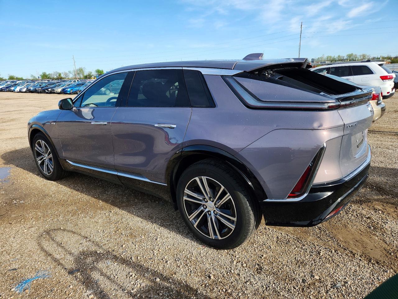 2024 Cadillac Lyriq Luxury - Image 2