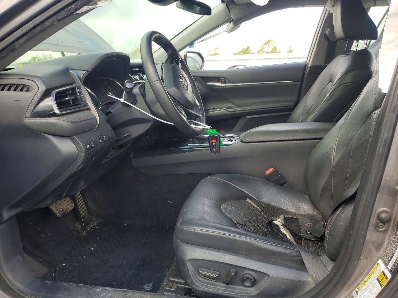 2019 Toyota Camry Hybrid Xle - Image 7