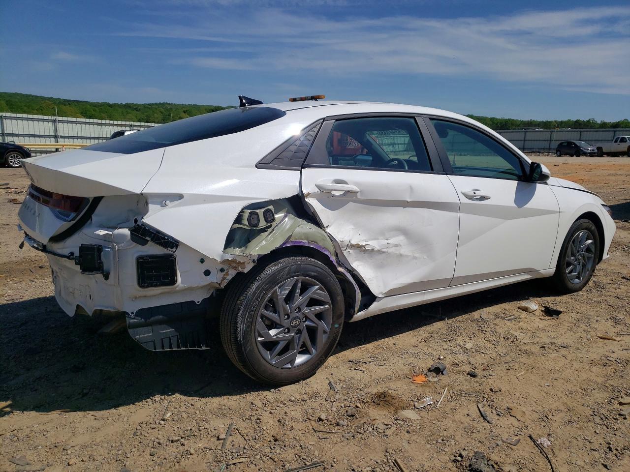 2024 Hyundai Elantra Sel - Фото 3