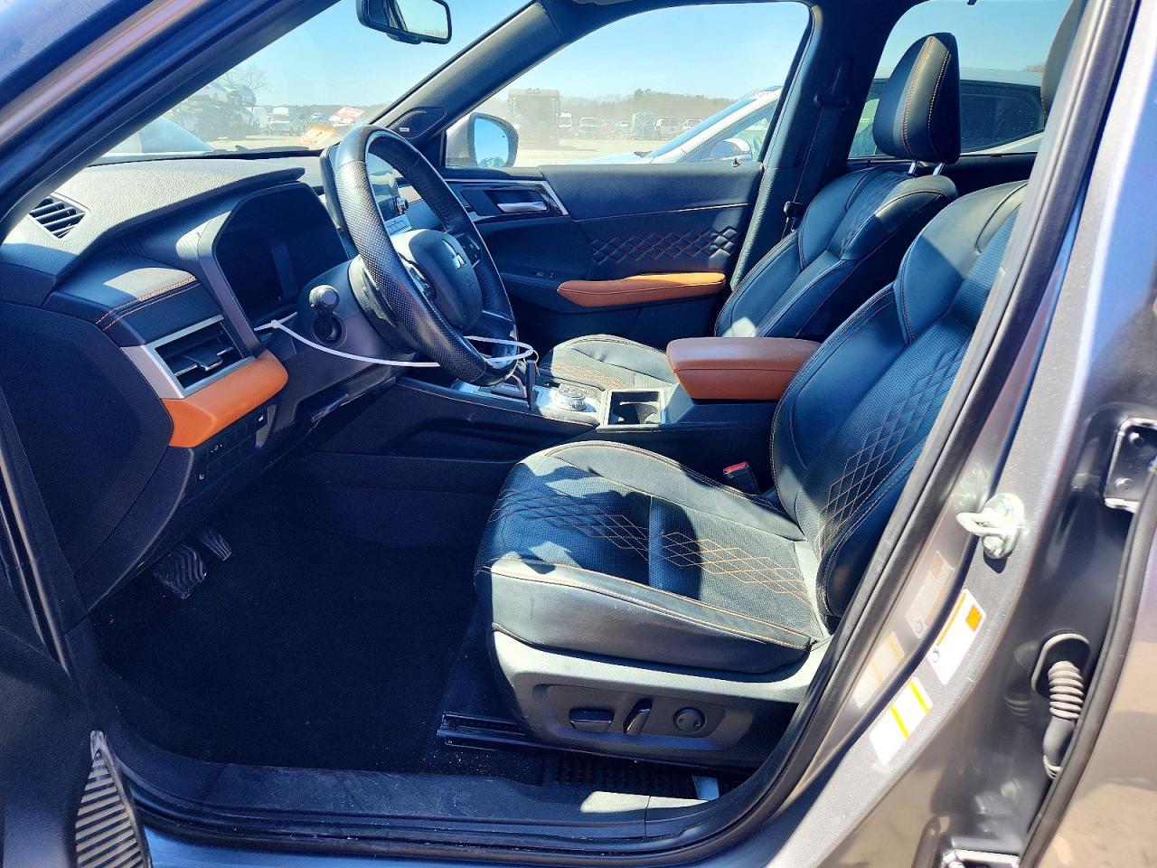 2024 Mitsubishi Outlander Sel - Image 7