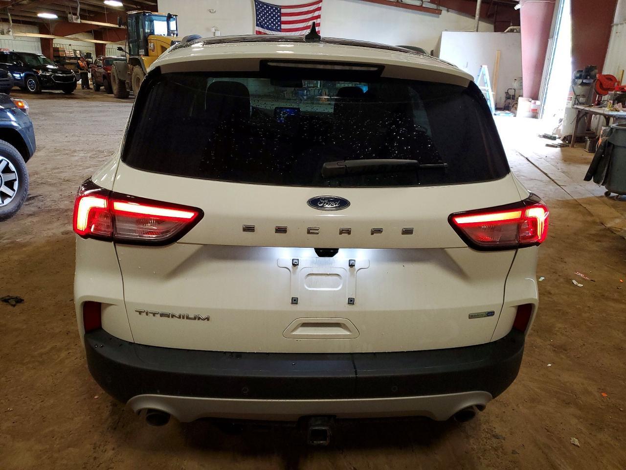 2020 Ford Escape Titanium - Фото 6