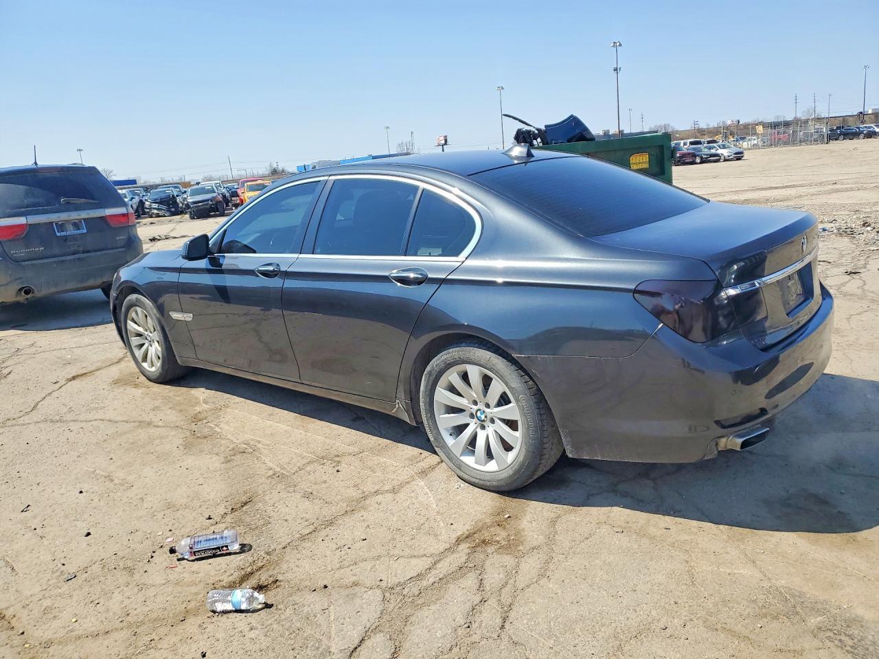 2011 BMW 750 Xi - Фото 2