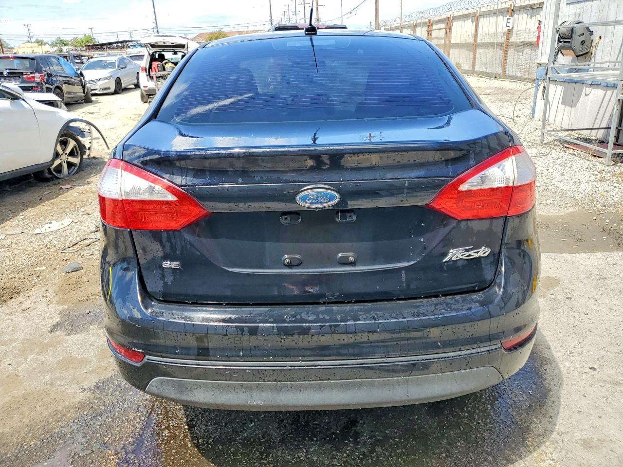 2016 Ford Fiesta Se - Фото 6