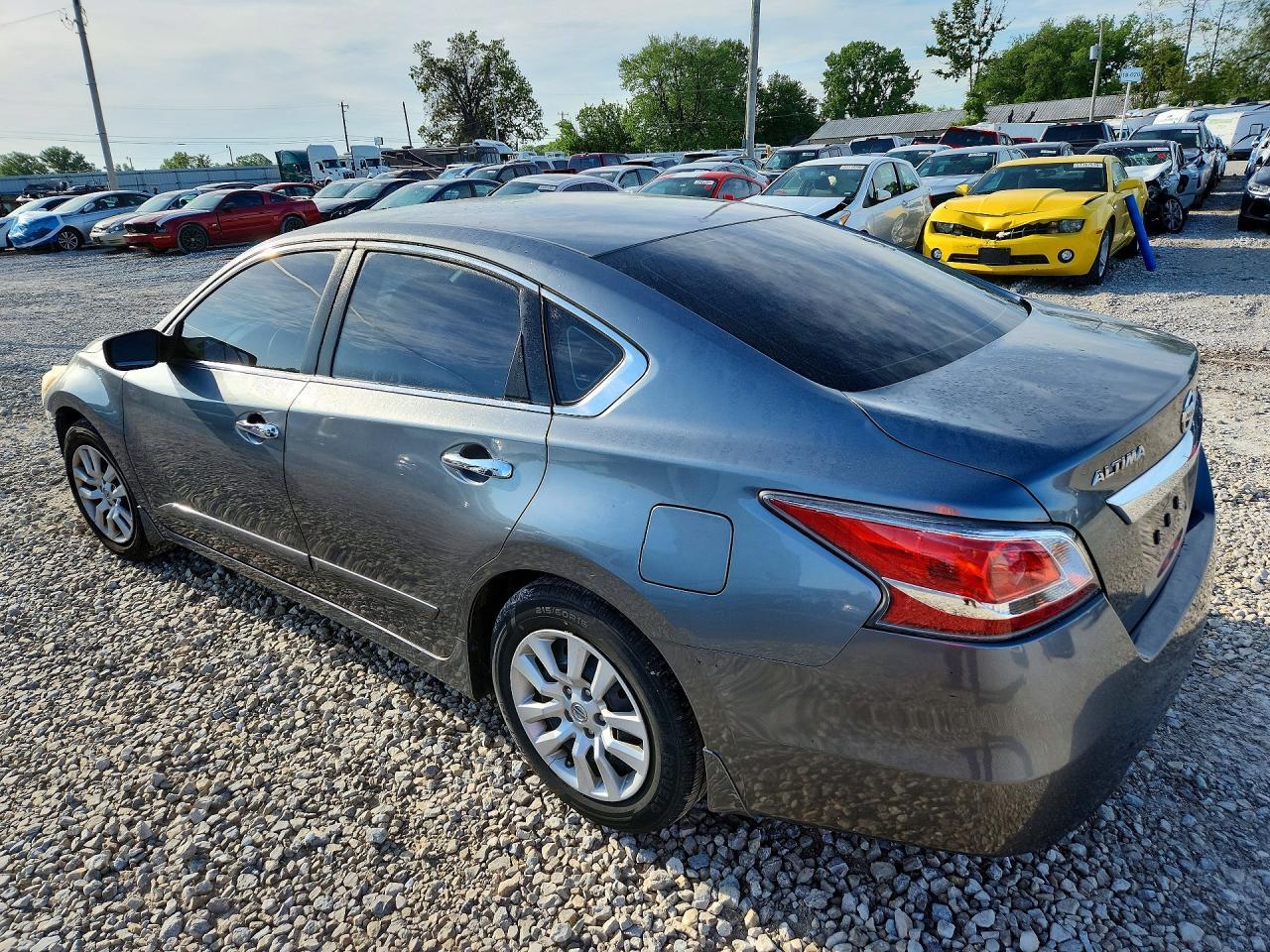 2015 Nissan Altima 2.5 S - Фото 2