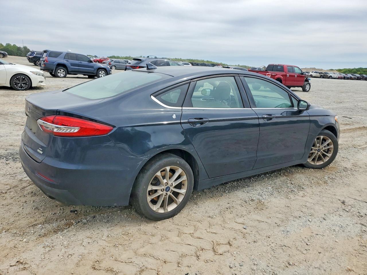 2020 Ford Fusion Se - Image 3