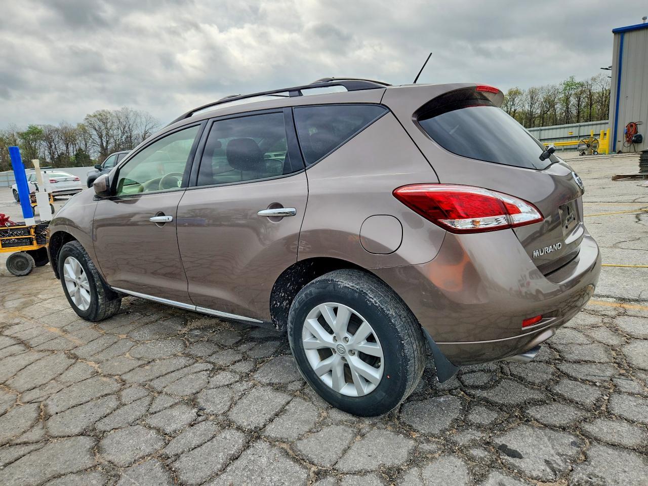 2012 Nissan Murano S - Image 2