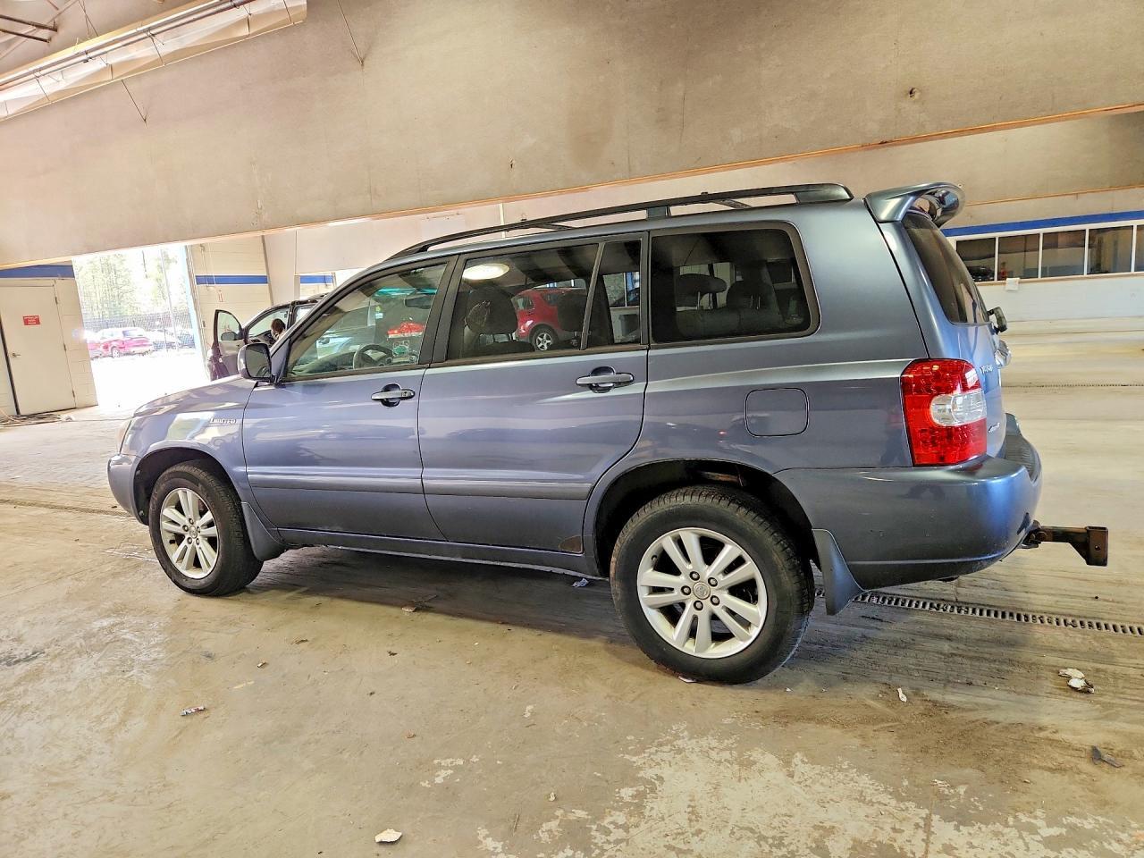 2006 Toyota Highlander Sport - Фото 2