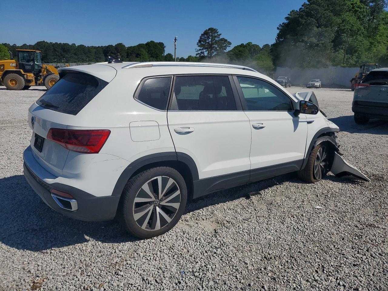 2023 Volkswagen Taos Se - Фото 3
