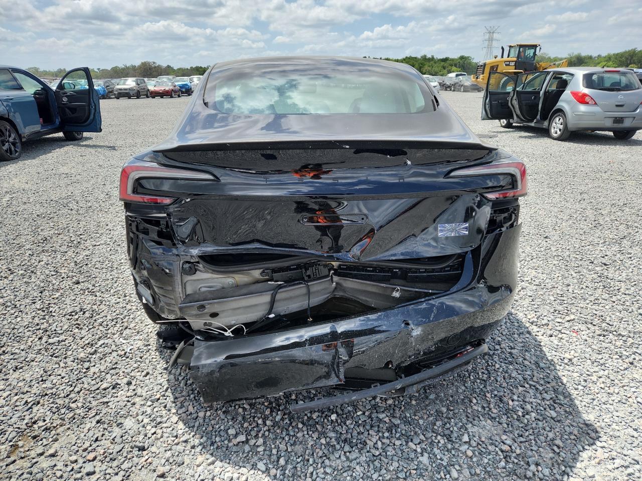 2026 Tesla Model 3 - Фото 6