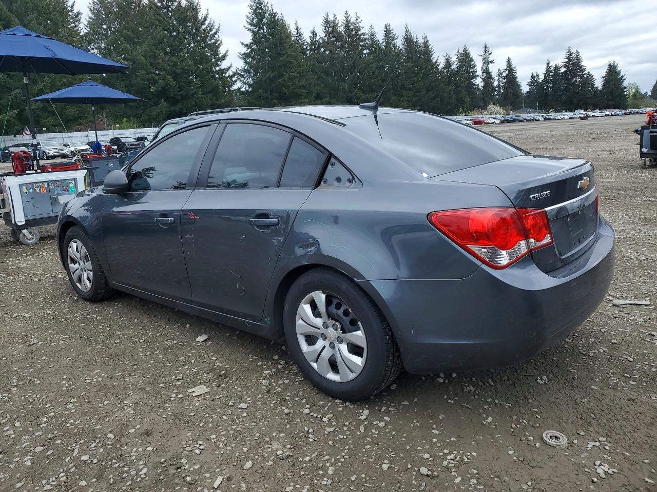 2013 Chevrolet Cruze Ls - Image 2