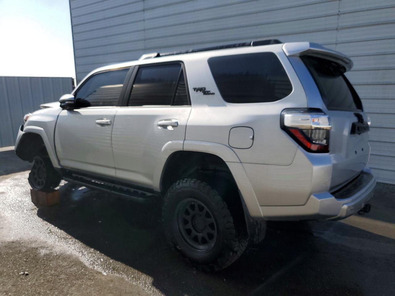2024 Toyota 4Runner Trd Off-Road Premium - Image 2