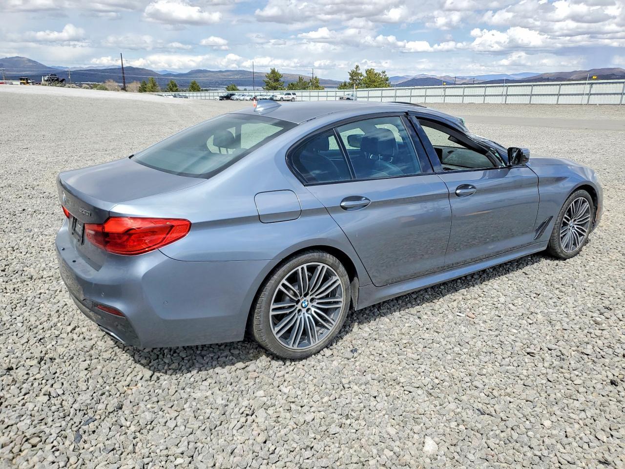 2019 BMW 530 I - Фото 3