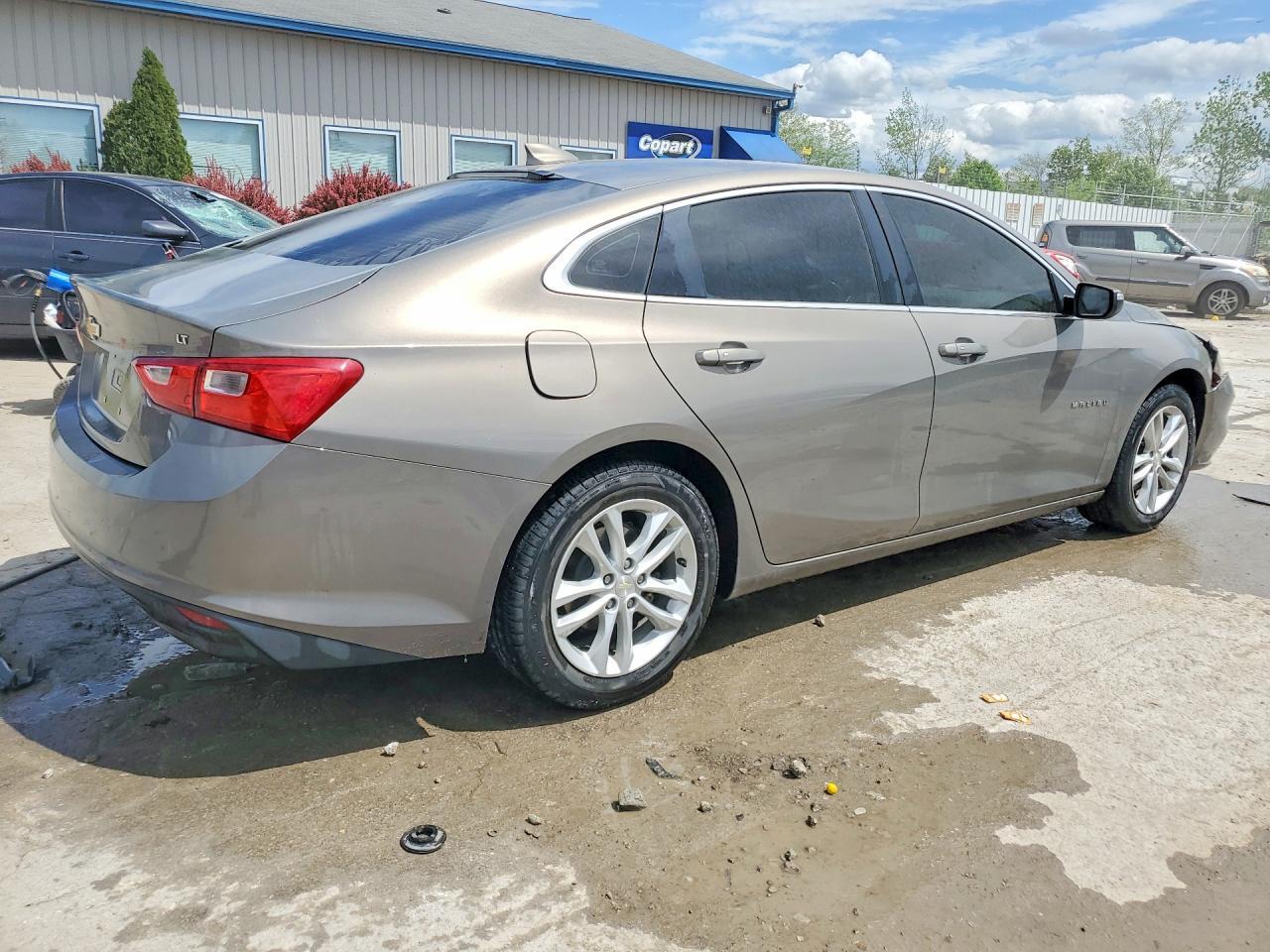 2017 Chevrolet Malibu Lt - Image 3
