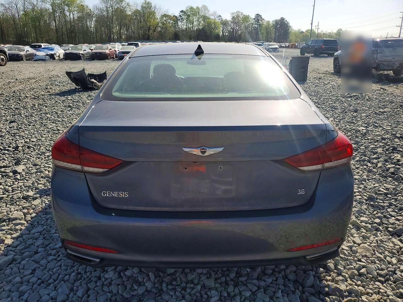 2015 Hyundai Genesis 3.8L - Фото 6
