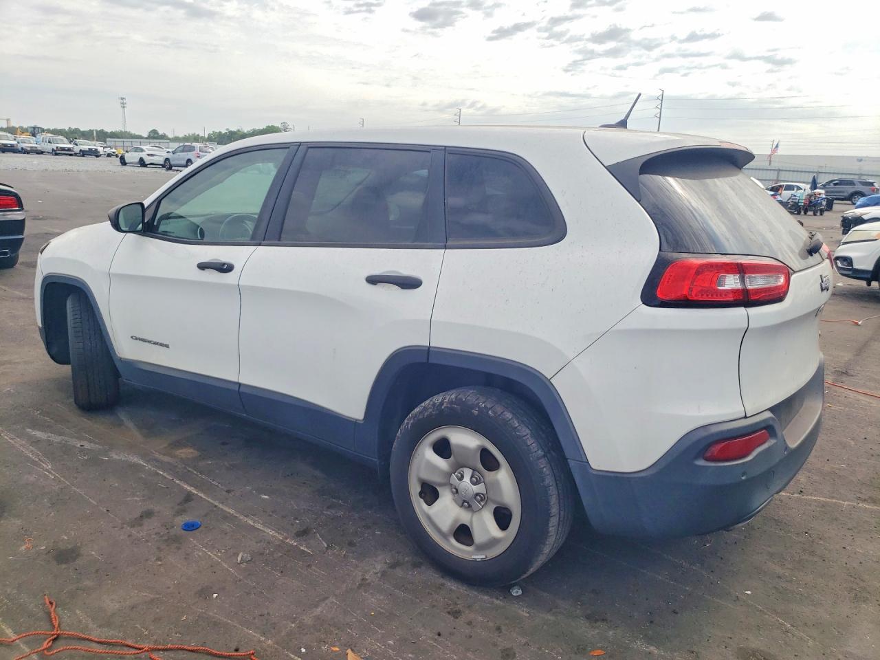 2017 Jeep Cherokee Sport - Фото 2