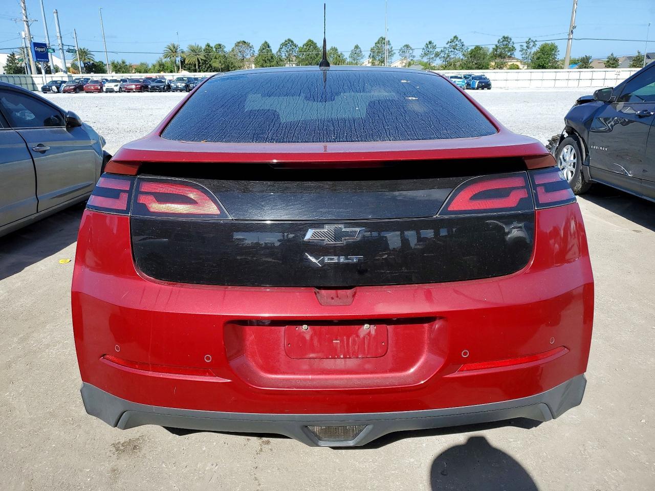 2011 Chevrolet Volt - Image 6