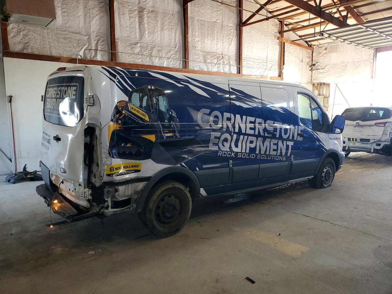 2015 Ford Econlin 250 Delivery Van - Image 3