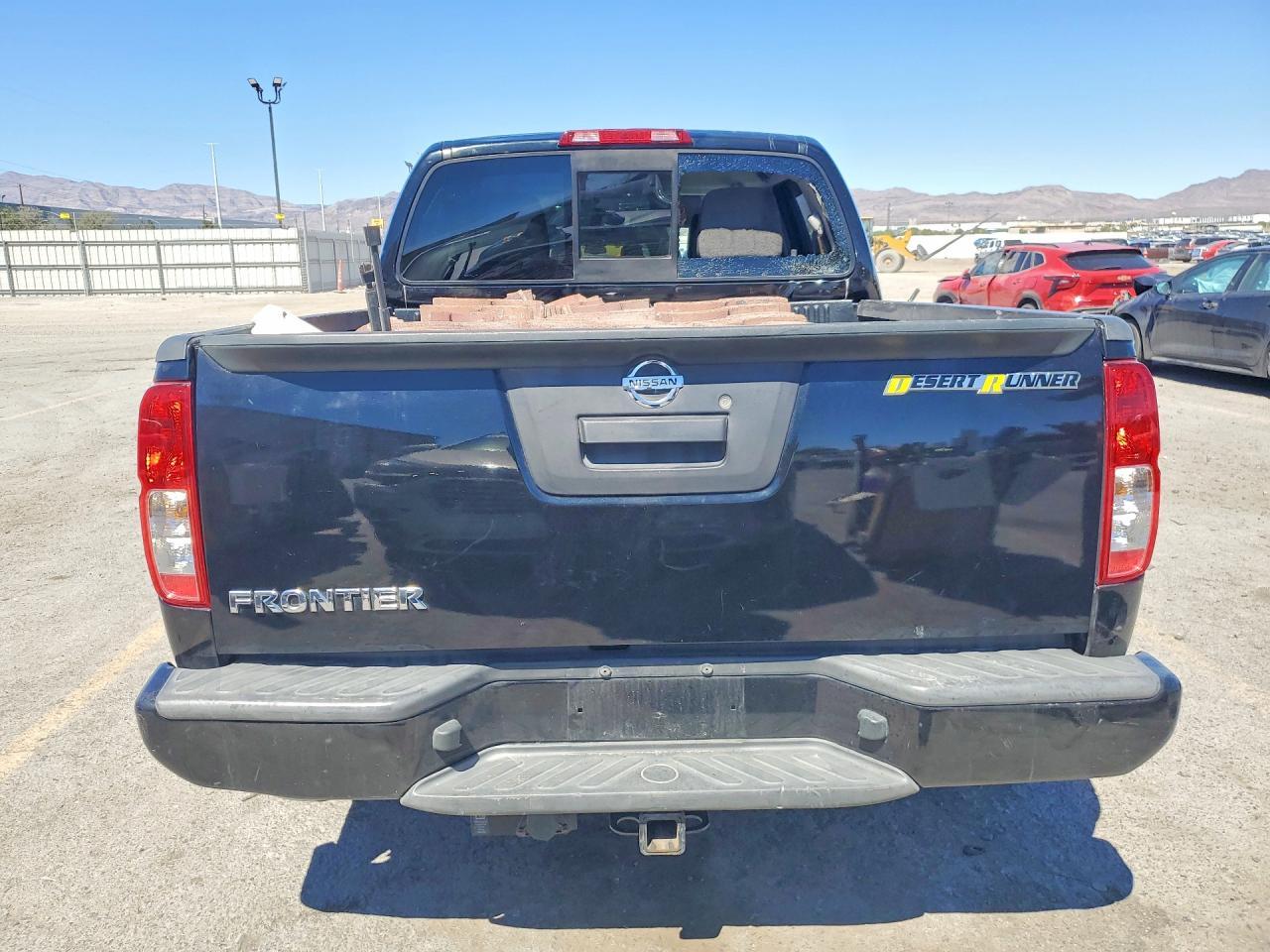 2016 Nissan Frontier Desert Runner - Image 6