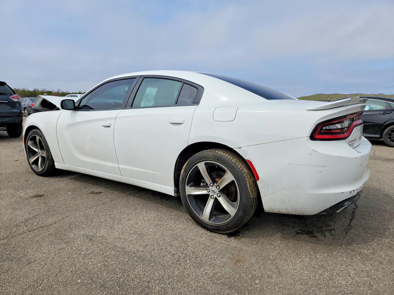 2017 Dodge Charger Se - Image 2