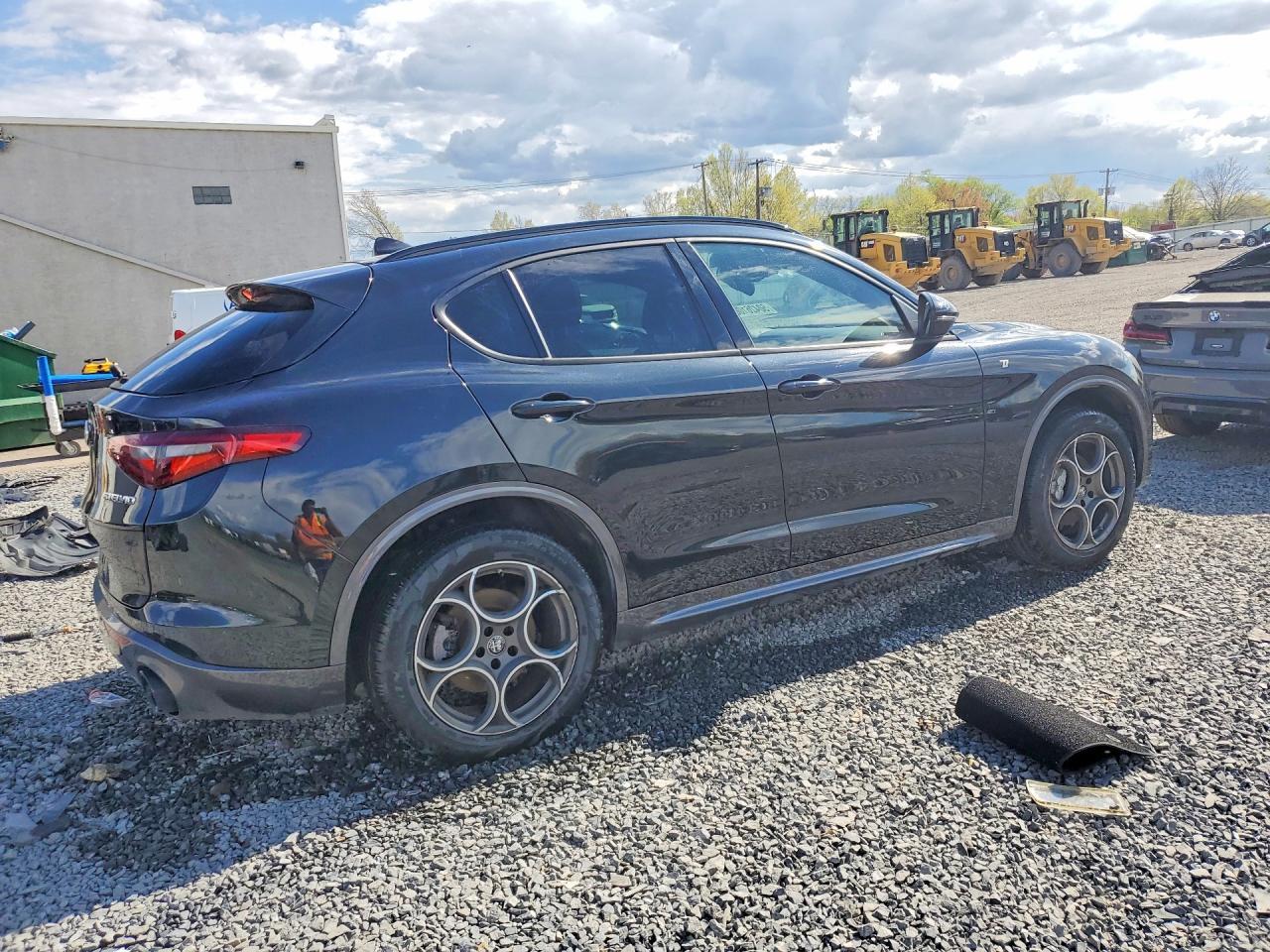 2022 Alfa Romeo Stelvio Ti - Фото 3